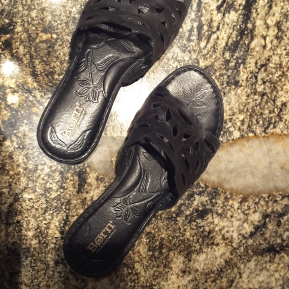 Sandals - Picture 8 of 8